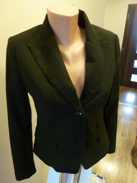 Šedočierne sako s bielymi pásikmi, m