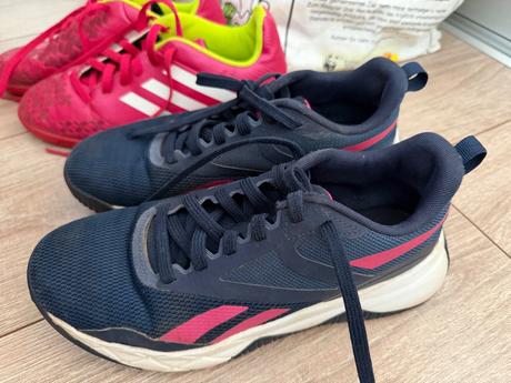 Dvoje adidas tenisky, adidas,36