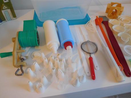 Mlynček na orechy, vykrojovatka na pečivo,, 