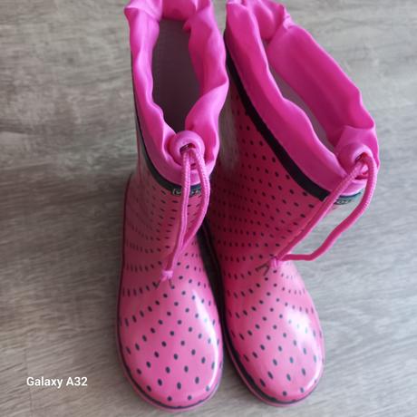 Gumáky, 34