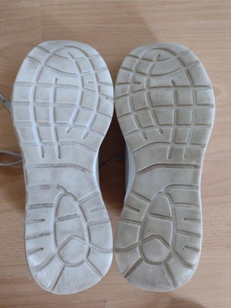 Botasky, deichmann,38