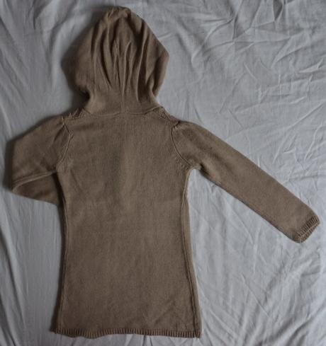 Hnedy predlzeny pulovrik, 104