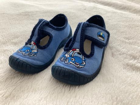 Papučky na suchý zips v.25, 25