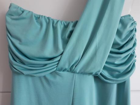 Bledomodré šaty, s