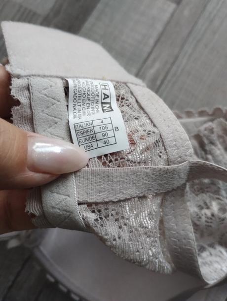 Nová podprsenka, 90b