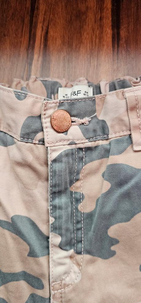 Nohavice pre dievčatko veľ. 140-146, super stav, h&m,140