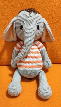 Háčkovaný slonik,