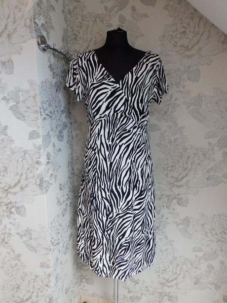 Kvalitne letne šaty, 38