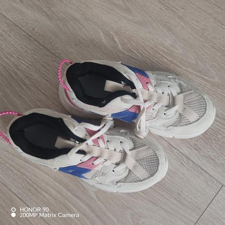 Tenisky, reserved,30