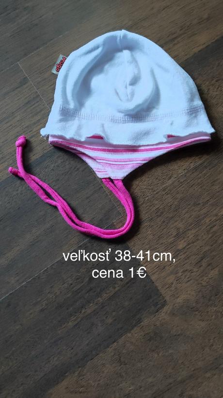 Čiapky, <50