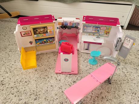 Barbie sanitka, 