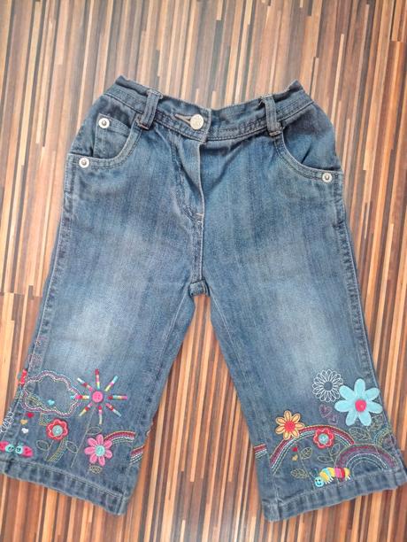 Dievcenske rifle s vysivanymi kvietkami, 80