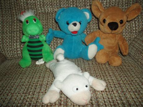 4xpeknučké plyšáčiki spolu, 