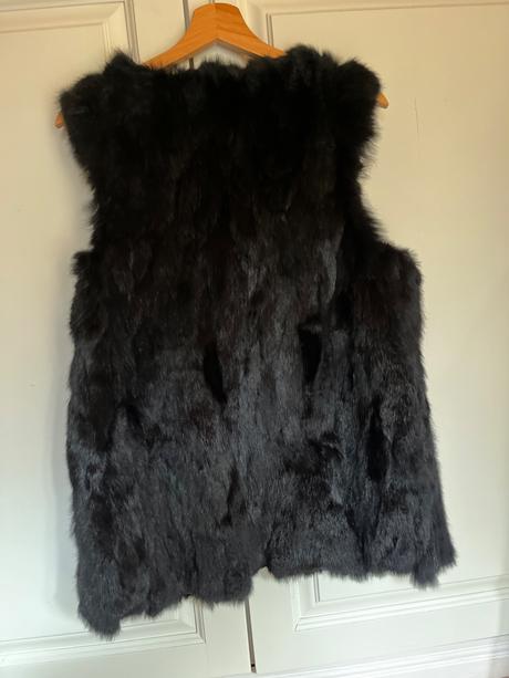 Cierna vesta z pravej kozusiny, m