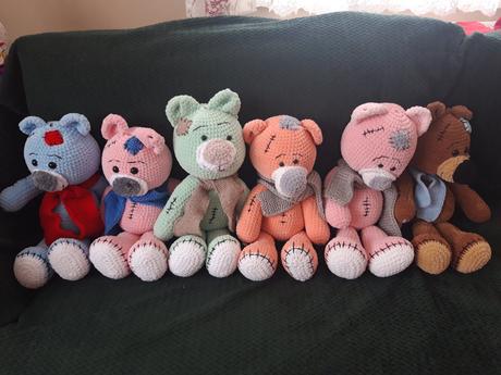 Háčkovaní mackovia, 