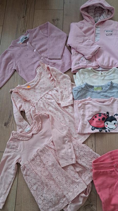 Balík oblečenia na, 68–80