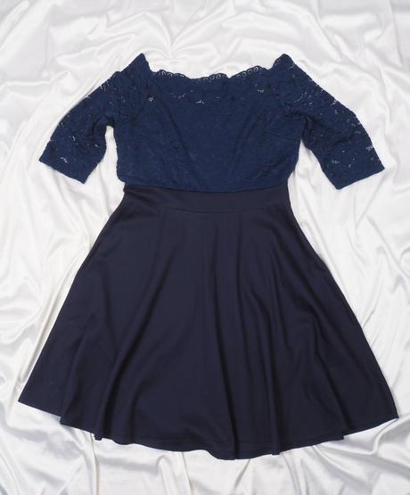 Kvalitné čipkované šaty, 46