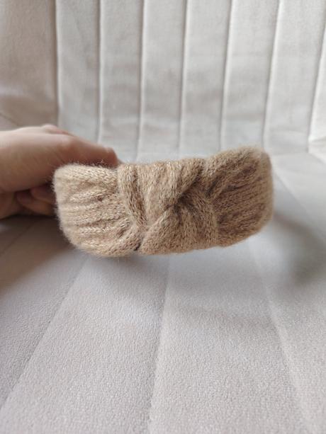 Vlnená bledo hnedá čelenka do vlasov, 