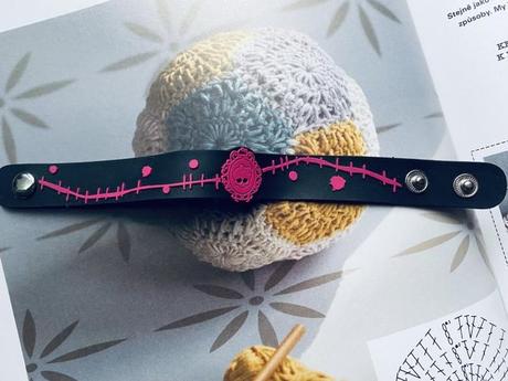 Náramok značka  monster high, 