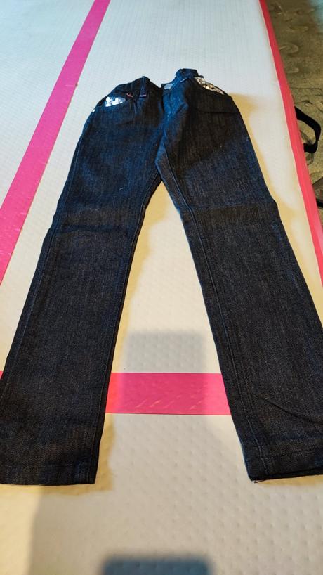 Texasky zanovne s flitrami, 134