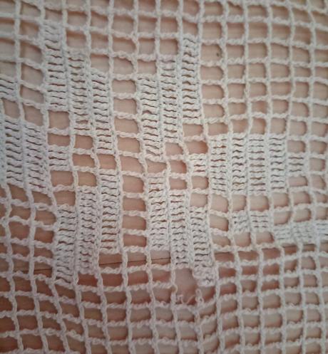 Háčkovaný retro obrus, dlžky 2,35 metra, 