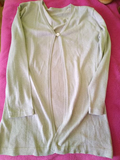 Trblietavý svetrik, 40