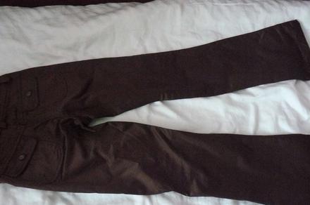 Nohavice tmavohnedé, 134