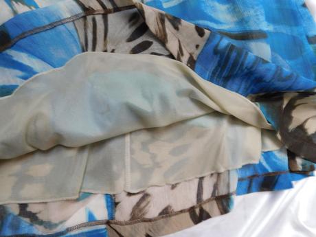 Luxusne velmi pekne šaty, 40