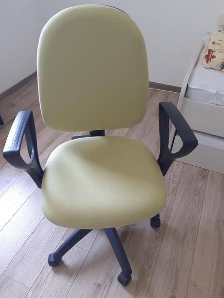 Písací rohový stôl so stoličkou, 