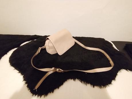 Béžová crossbody malá kabelka, 