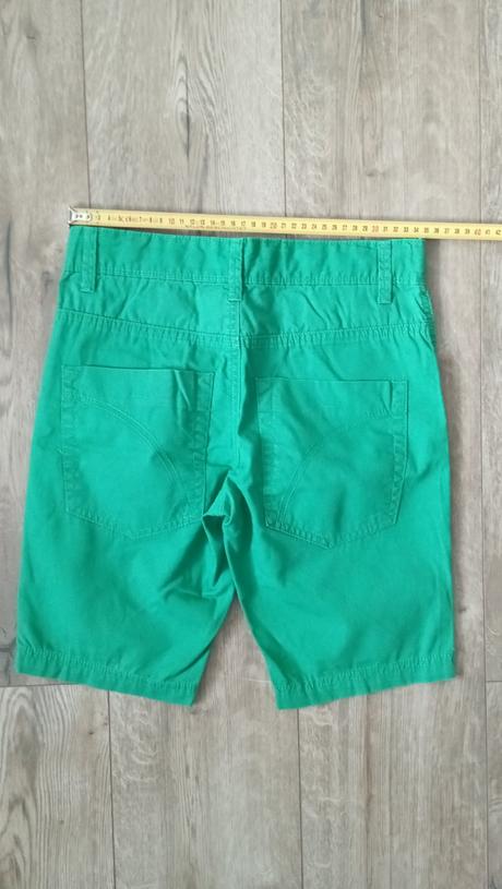 Zelené šortky, 140