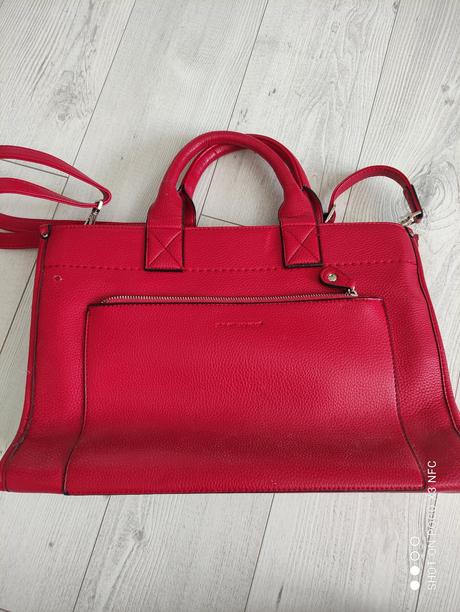 Červená kabelka, 