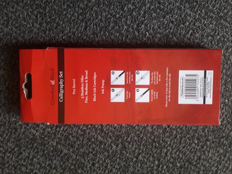 Kaligrafia fantasy vintage perá, 