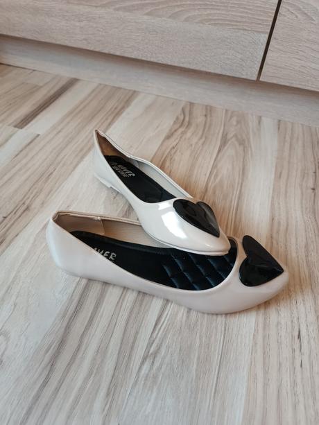 Béžové lakované baleríny, 39