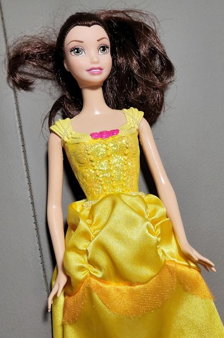 Bábika disney princezná bella - kráska a zviera,