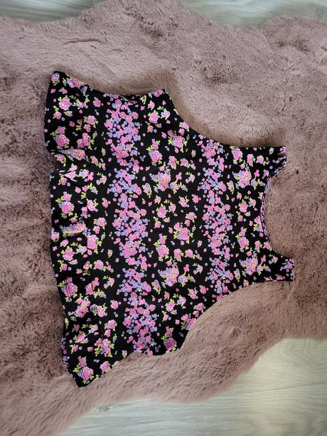 M crop top kvetinovy, h&m,m