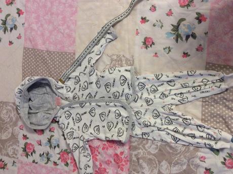 Mikina a teplacky, 68