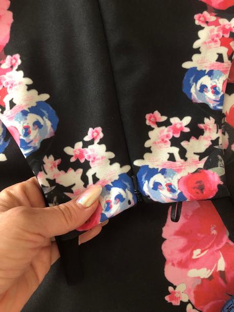 Guess krásne šaty s, guess,s