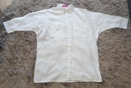 Biela dlhšia košeľa, 