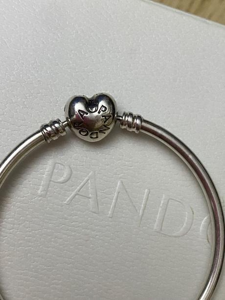 Pandora srdiečkovy naramok, pandora