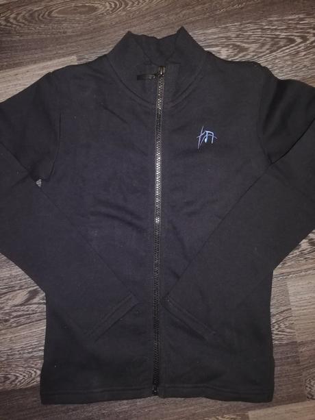 Mikina bernardi, 104