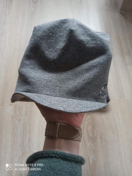 Sivé čiapky, repal,104