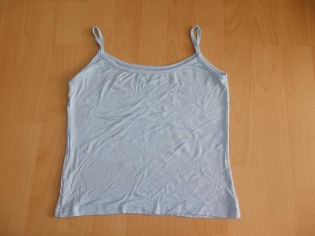 Bledomodre tielko, 152