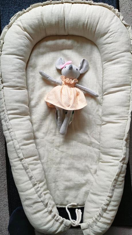 Ľanová zavinovačka a hniezdo, 