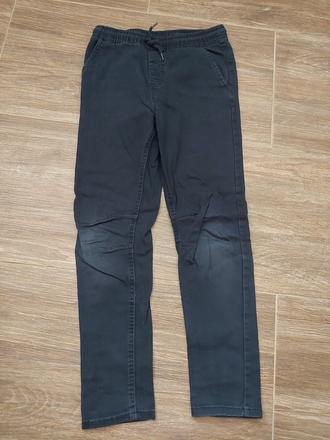 Nohavice č.140, 140