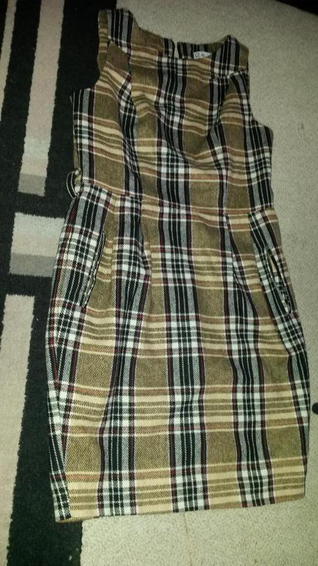 Elegantné puzdrové šaty elemets xs, xs