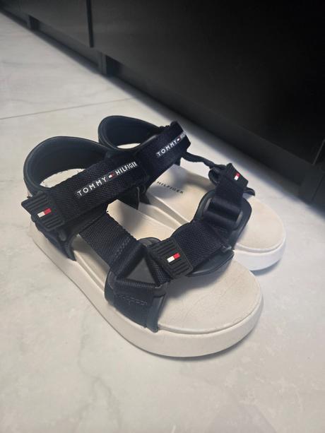 Th sandále, tommy hilfiger,32