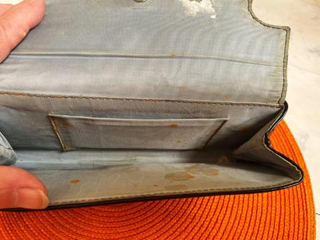 Laková listová kabelka, 