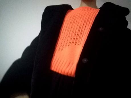 Neónový pulóver, 152