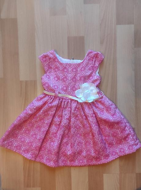 Šaty slávnostné, 80